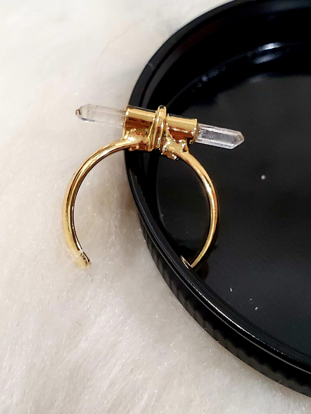 NIQUEA.D Raw Clear Quartz Open Ring